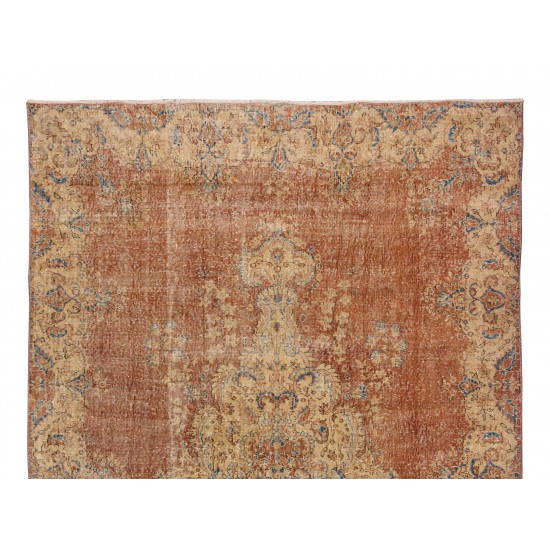 Hand-Made Vintage Turkish Area Rug with Medallion Design, Woolen Floor Covering Hand-Made Vintage Turkish Area Rug with Medallion Design, Woolen Floor Covering