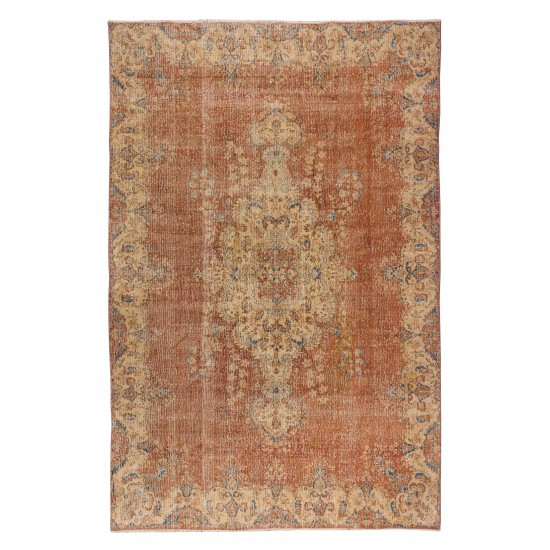 Hand-Made Vintage Turkish Area Rug with Medallion Design, Woolen Floor Covering Hand-Made Vintage Turkish Area Rug with Medallion Design, Woolen Floor Covering