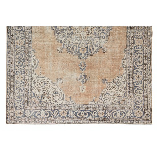Handmade Vintage Turkish Oushak Wool Area Rug with Medallion Design Handmade Vintage Turkish Oushak Wool Area Rug with Medallion Design