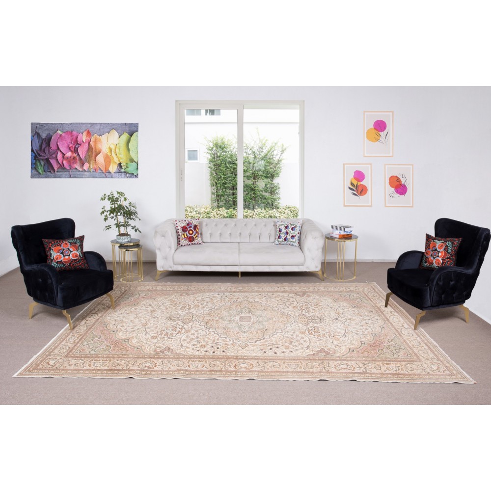 Contemporary Hand-Knotted Turkish Oushak Area Rug with Medallion Design, 100% Wool