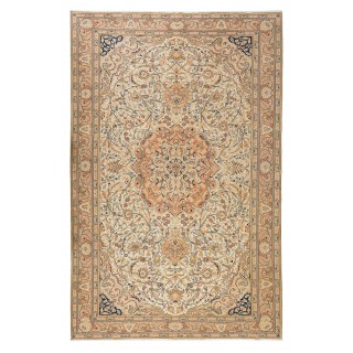 Vintage Handmade Turkish Area Rug with Medallion Design. 100% Wool