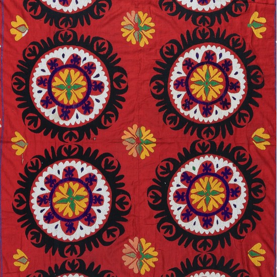Central Asian Suzani Textile Wall Hanging, Decorative Bedspread, Vintage Embroidered Tapestry