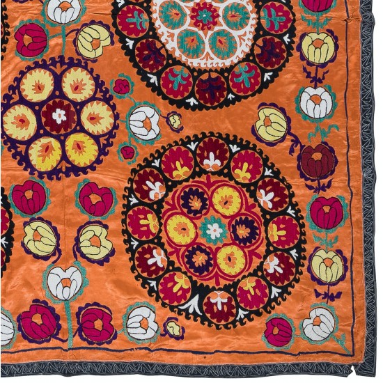 Handmade Vintage Suzani Fabric Cotton Bedspread from Uzbekistan, Decorative Wall Hanging Handmade Vintage Suzani Fabric Cotton Bedspread from Uzbekistan, Decorative Wall Hanging