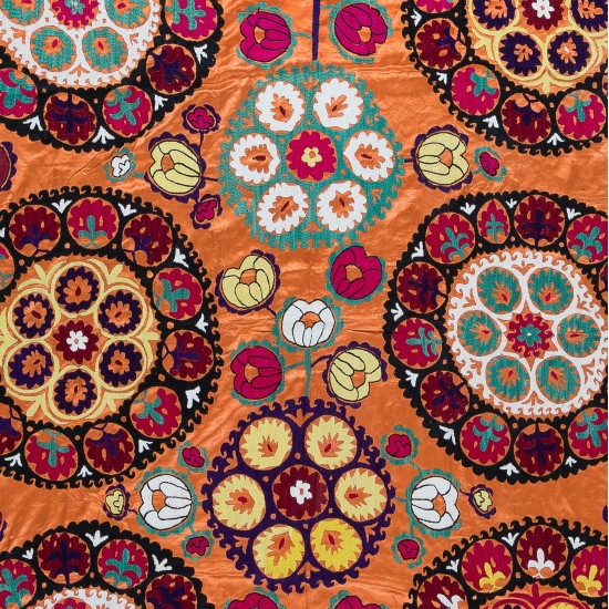 Handmade Vintage Suzani Fabric Cotton Bedspread from Uzbekistan, Decorative Wall Hanging Handmade Vintage Suzani Fabric Cotton Bedspread from Uzbekistan, Decorative Wall Hanging