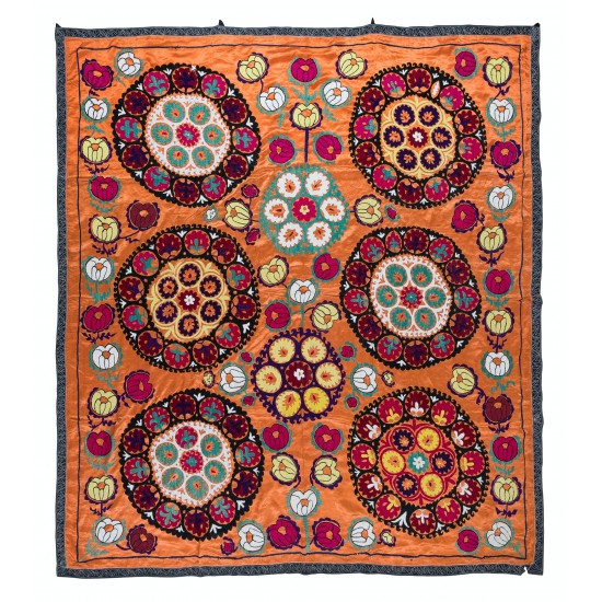 Handmade Vintage Suzani Fabric Cotton Bedspread from Uzbekistan, Decorative Wall Hanging Handmade Vintage Suzani Fabric Cotton Bedspread from Uzbekistan, Decorative Wall Hanging