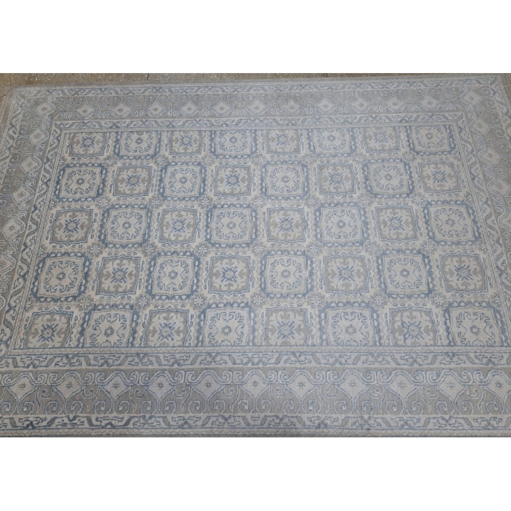 100% Silk Hand-knotted Area Rug for Modern Living Room. Contemporary Handmade Carpet 100% Silk Hand-knotted Area Rug for Modern Living Room. Contemporary Handmade Carpet