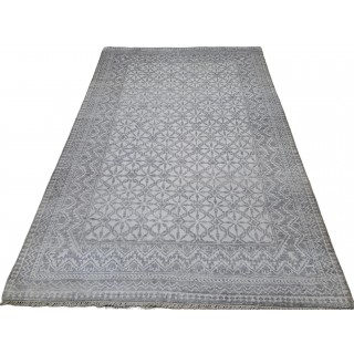 Hand-knotted Area Rug Made of 100% Silk. Contemporary Living Room Carpet