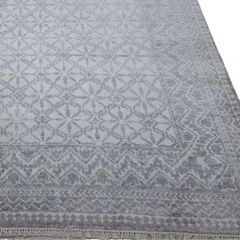 Hand-knotted Area Rug Made of 100% Silk. Contemporary Living Room Carpet Hand-knotted Area Rug Made of 100% Silk. Contemporary Living Room Carpet