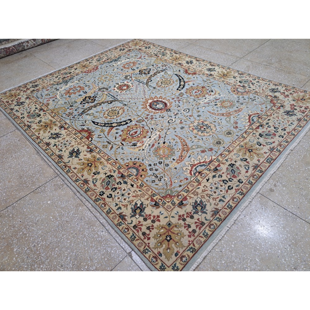 Handknotted Heriz Design Wool Rug. Handmade Antique Style Area Rug. Living Room Decor Handknotted Heriz Design Wool Rug. Handmade Antique Style Area Rug. Living Room Decor