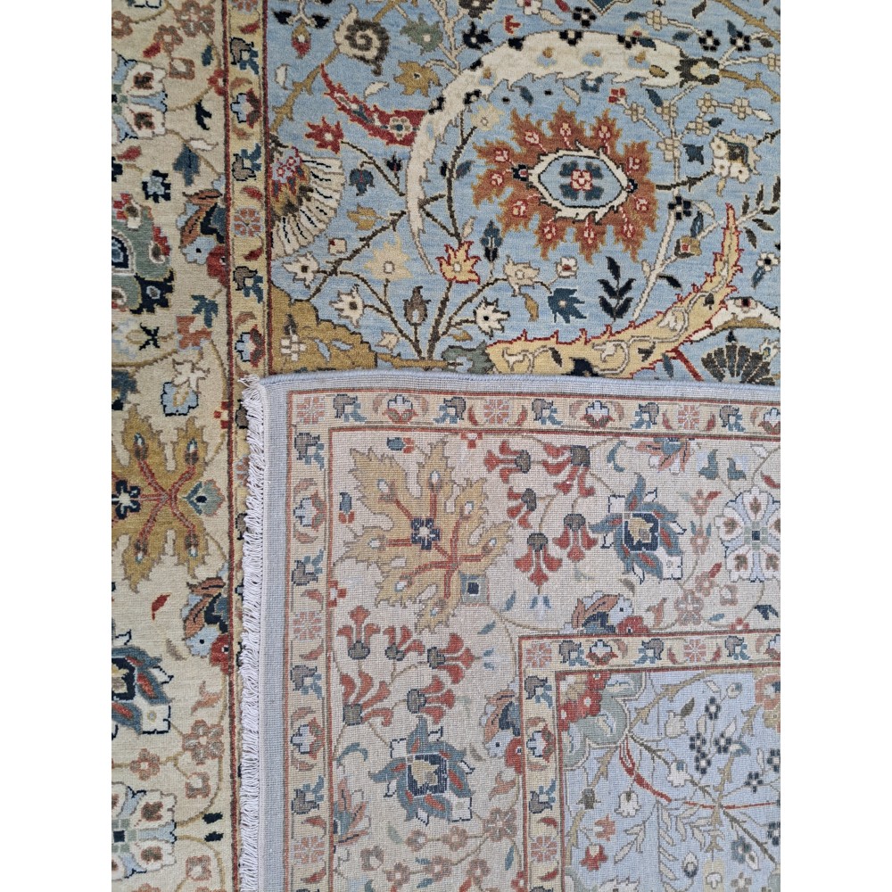 Handknotted Heriz Design Wool Rug. Handmade Antique Style Area Rug. Living Room Decor Handknotted Heriz Design Wool Rug. Handmade Antique Style Area Rug. Living Room Decor