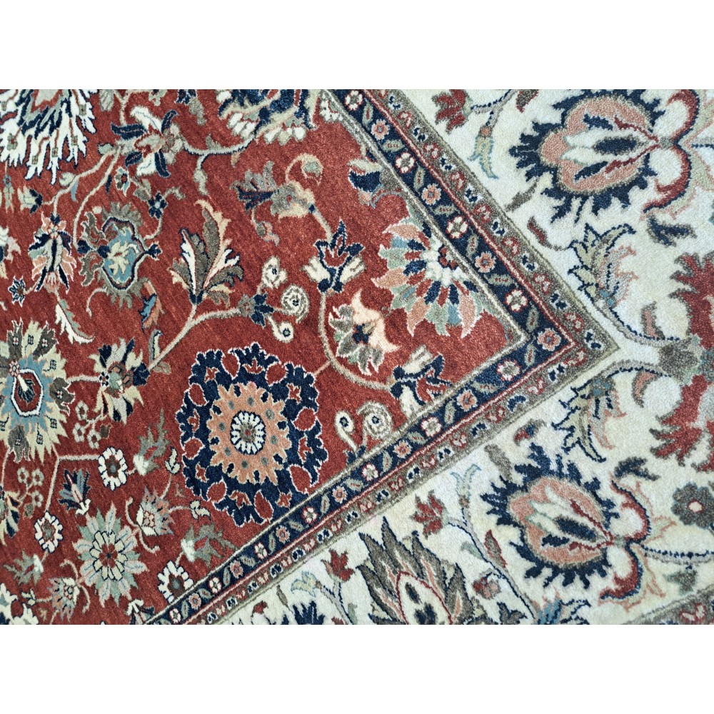 Brand-New Hand-knotted Rug with Antique Heriz Design. 100% Wool Brand-New Hand-knotted Rug with Antique Heriz Design. 100% Wool