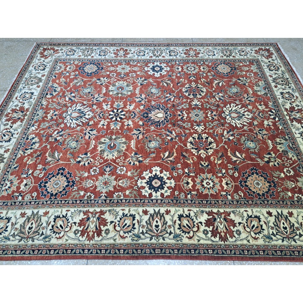Brand-New Hand-knotted Rug with Antique Heriz Design. 100% Wool Brand-New Hand-knotted Rug with Antique Heriz Design. 100% Wool