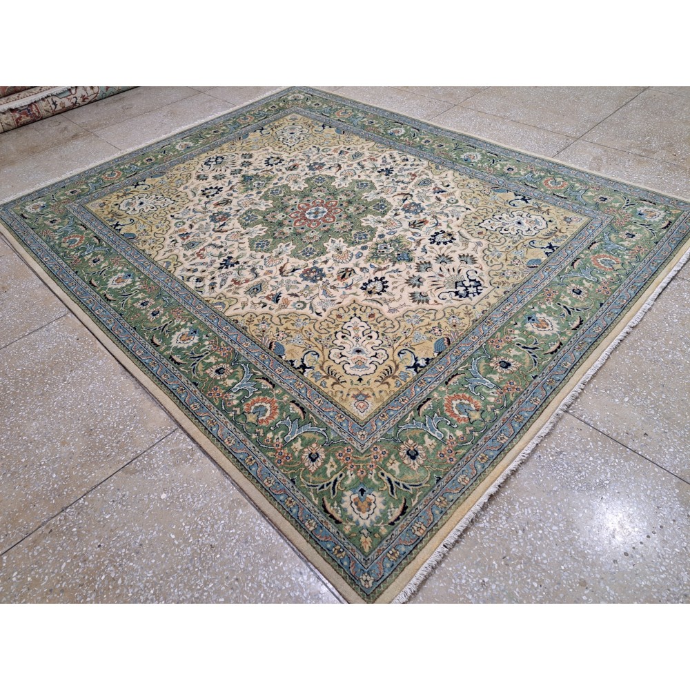 Heriz Inspired Handcrafted Rug. Antique Heriz Look. 100% Wool Brand New Handmade Carpet Heriz Inspired Handcrafted Rug. Antique Heriz Look. 100% Wool Brand New Handmade Carpet