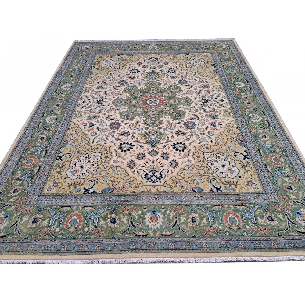 Heriz Inspired Handcrafted Rug. Antique Heriz Look. 100% Wool Brand New Handmade Carpet Heriz Inspired Handcrafted Rug. Antique Heriz Look. 100% Wool Brand New Handmade Carpet