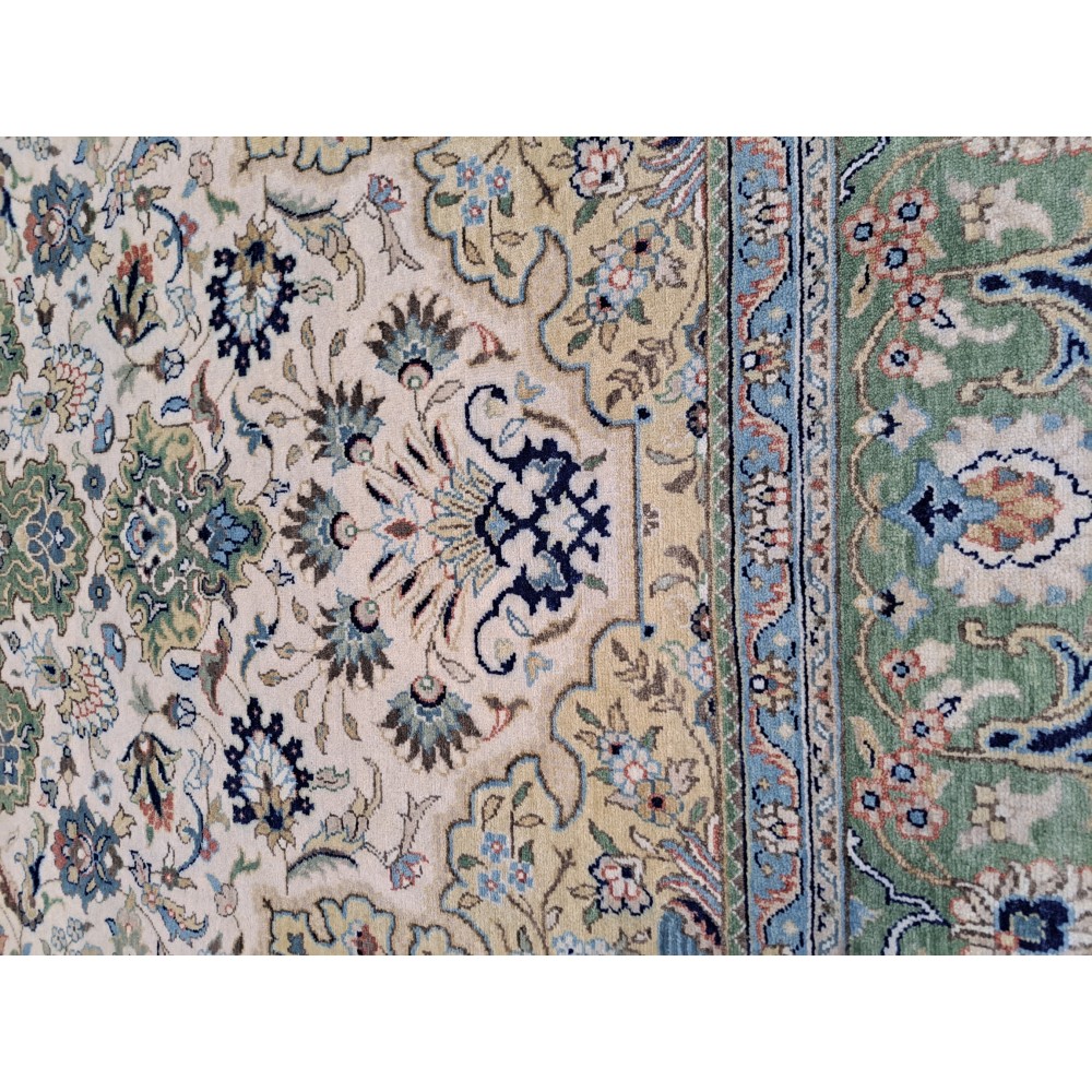 Heriz Inspired Handcrafted Rug. Antique Heriz Look. 100% Wool Brand New Handmade Carpet Heriz Inspired Handcrafted Rug. Antique Heriz Look. 100% Wool Brand New Handmade Carpet