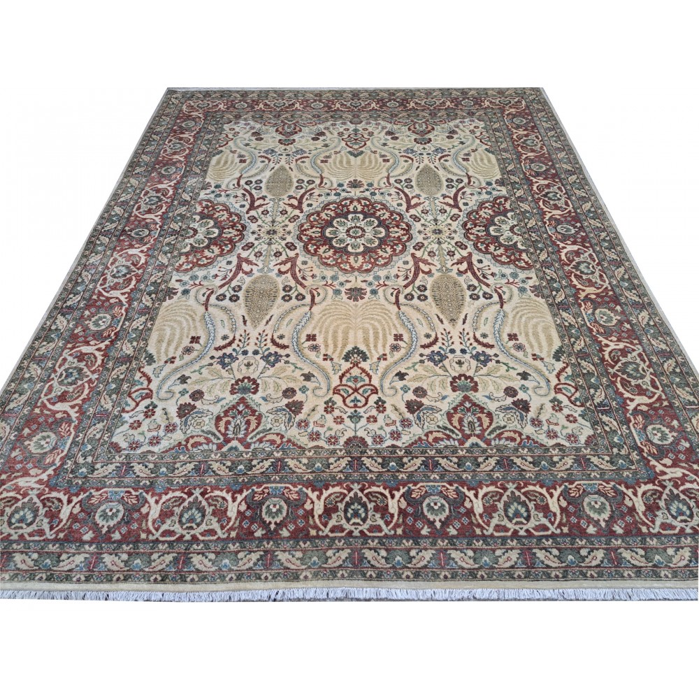 Hand-Knotted Rug. 100% Wool. Antique Heriz Inspired Design. Classic 18th-Century Heriz Design Carpet