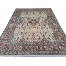 Hand-Knotted Rug. 100% Wool. Antique Heriz Inspired Design. Classic 18th-Century Heriz Design Carpet