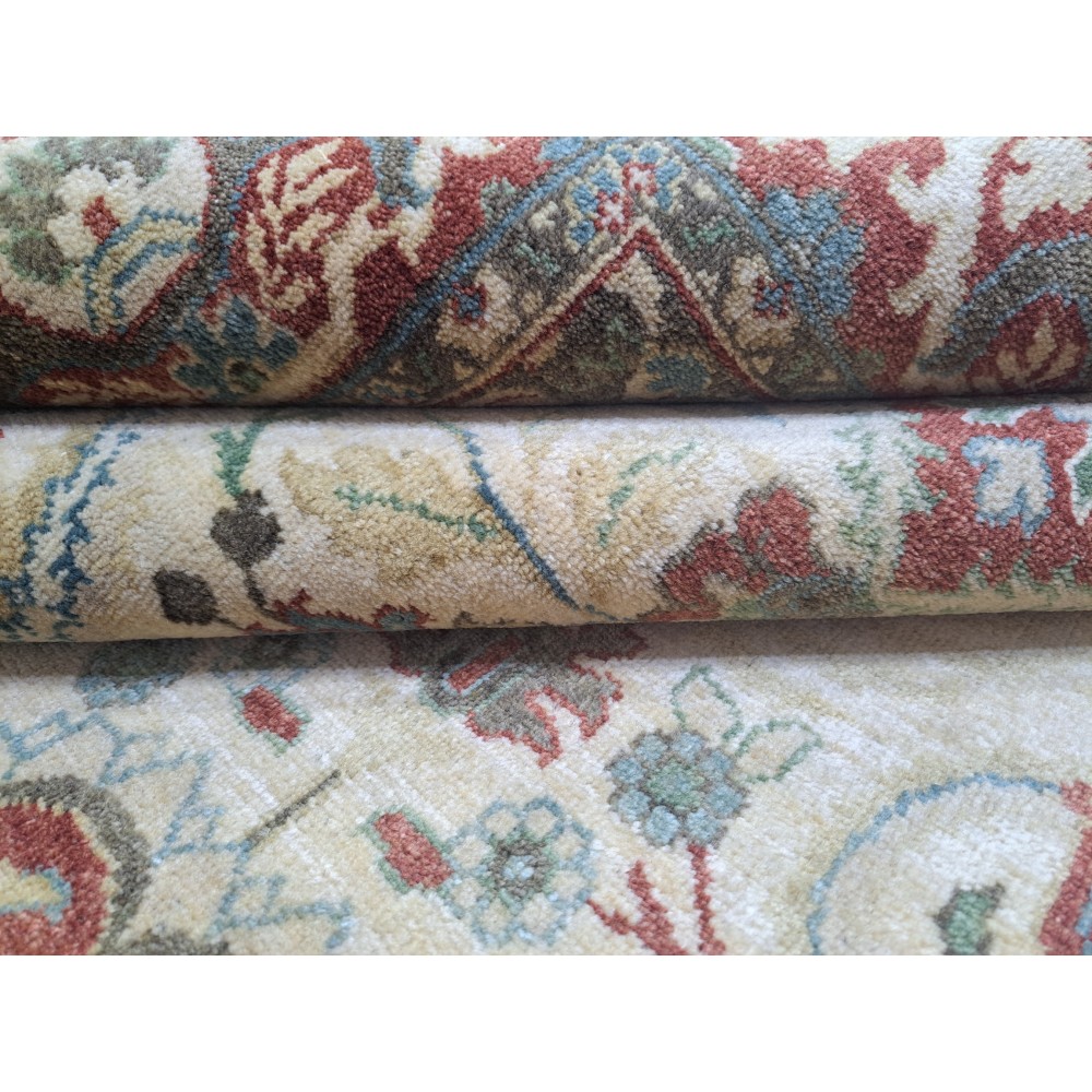 Hand-Knotted Rug. 100% Wool. Antique Heriz Inspired Design. Classic 18th-Century Heriz Design Carpet