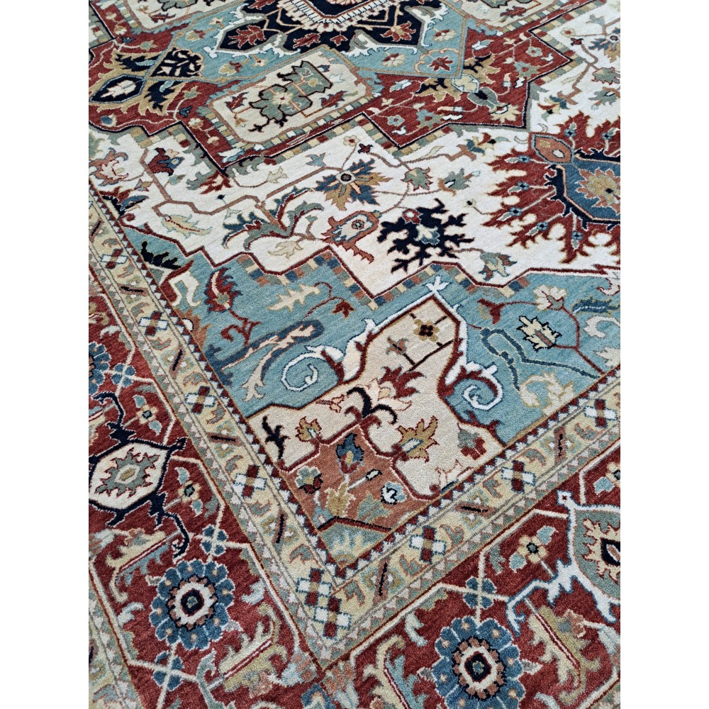 Antique Heriz Inpired Hand-knotted Rug Made of Wool. Brand New Handmade Carpet. Antique Heriz Inpired Hand-knotted Rug Made of Wool. Brand New Handmade Carpet.