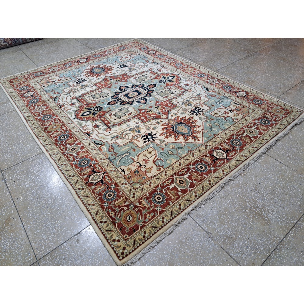 Antique Heriz Inpired Hand-knotted Rug Made of Wool. Brand New Handmade Carpet. Antique Heriz Inpired Hand-knotted Rug Made of Wool. Brand New Handmade Carpet.