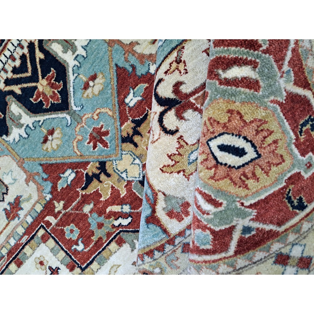 Antique Heriz Inpired Hand-knotted Rug Made of Wool. Brand New Handmade Carpet. Antique Heriz Inpired Hand-knotted Rug Made of Wool. Brand New Handmade Carpet.