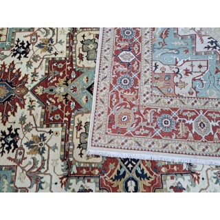 Antique Heriz Inpired Hand-knotted Rug Made of Wool. Brand New Handmade Carpet.