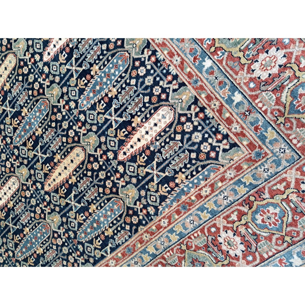 New Hand-Knotted Rug. 100% Wool. Antique Heriz Design. Custom Size Handmade Carpet New Hand-Knotted Rug. 100% Wool. Antique Heriz Design. Custom Size Handmade Carpet