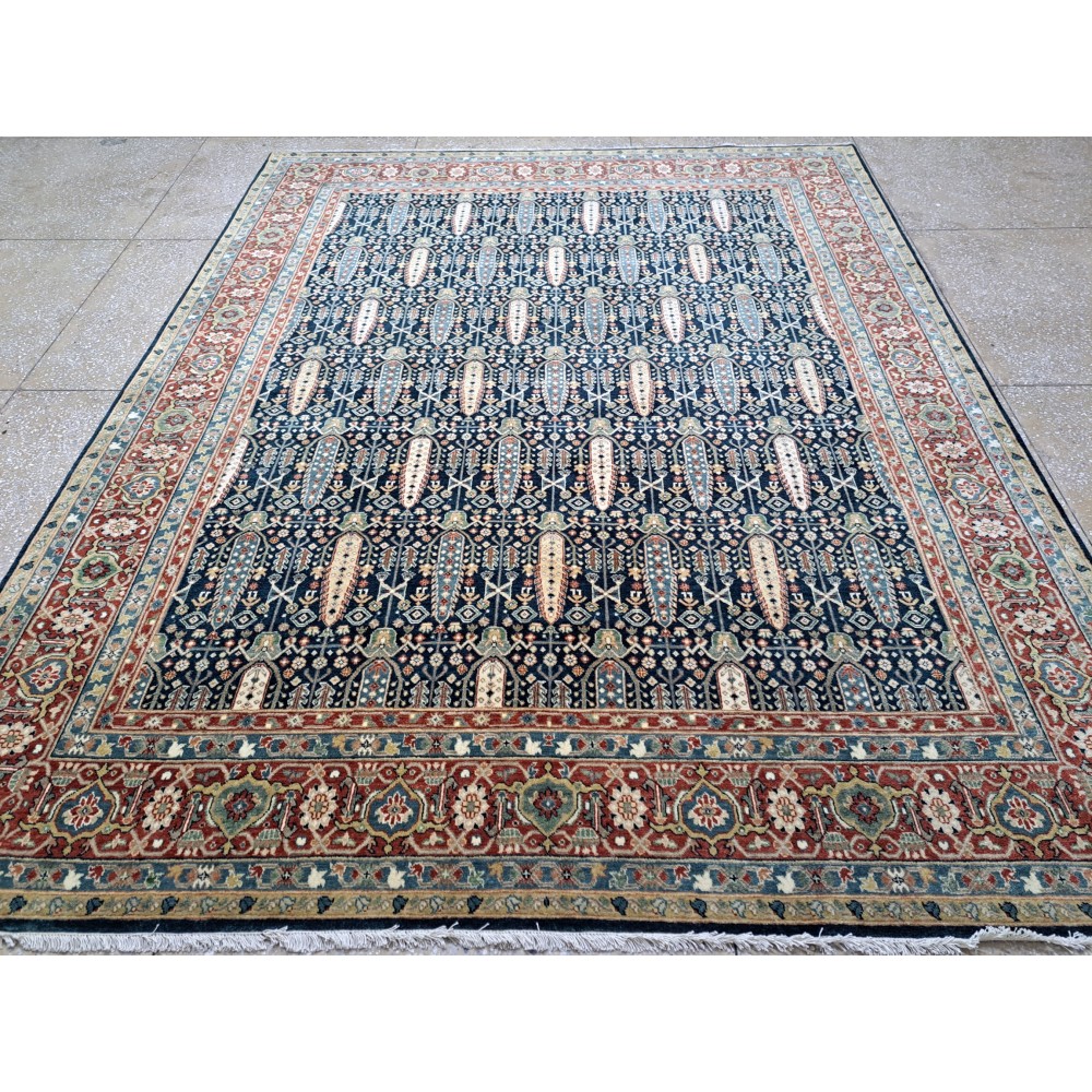 New Hand-Knotted Rug. 100% Wool. Antique Heriz Design. Custom Size Handmade Carpet New Hand-Knotted Rug. 100% Wool. Antique Heriz Design. Custom Size Handmade Carpet