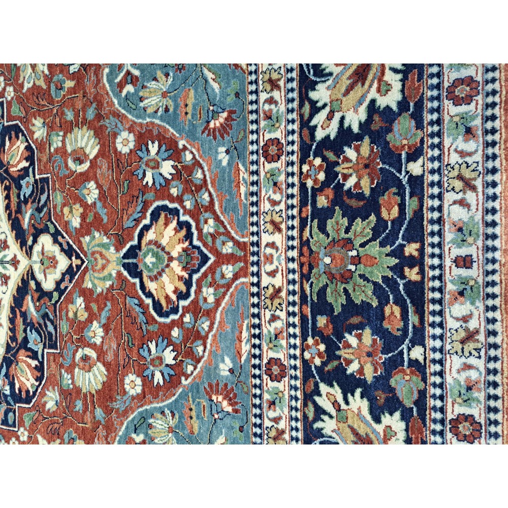 Brand-New Hand-knotted Rug with Antique Heriz Design. 100% Wool Brand-New Hand-knotted Rug with Antique Heriz Design. 100% Wool