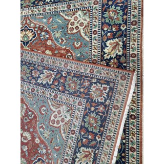 Brand-New Hand-knotted Rug with Antique Heriz Design. 100% Wool