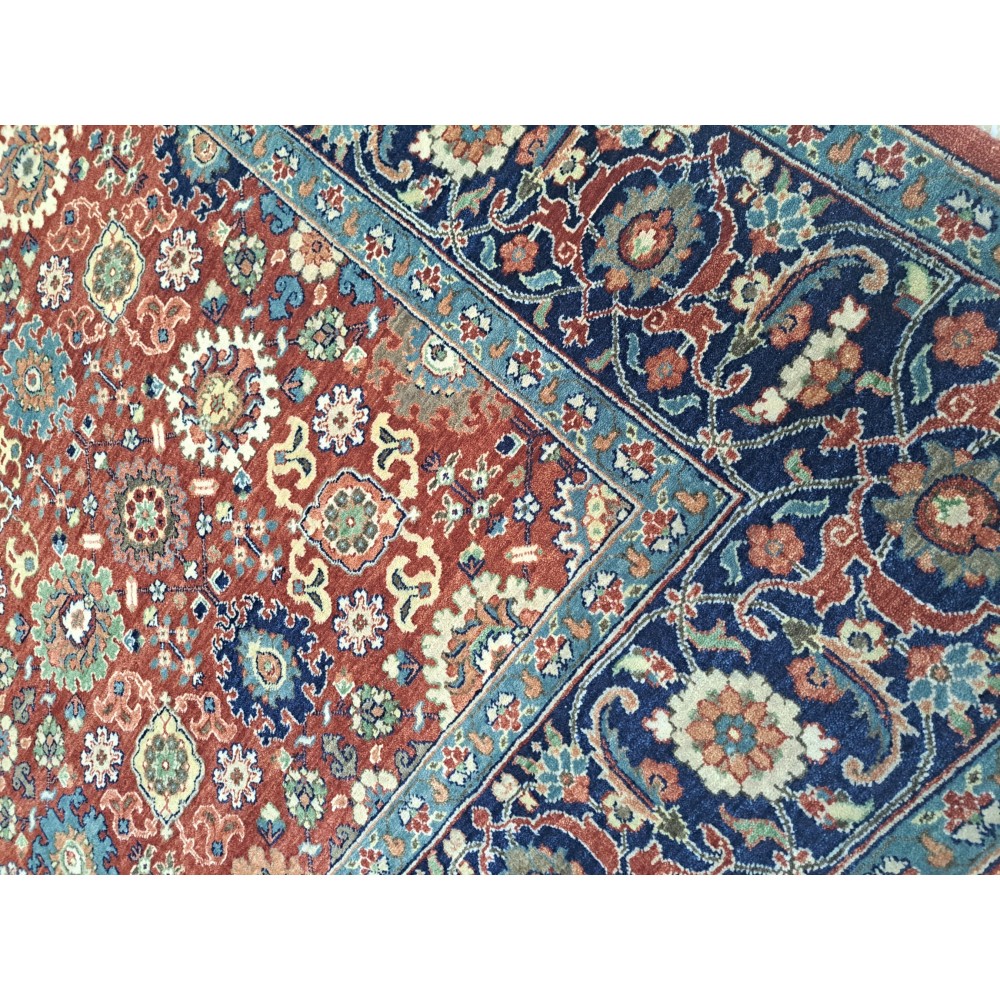 New Hand-Knotted Rug with Antique Heriz Design. Luxury Handmade Carpet New Hand-Knotted Rug with Antique Heriz Design. Luxury Handmade Carpet