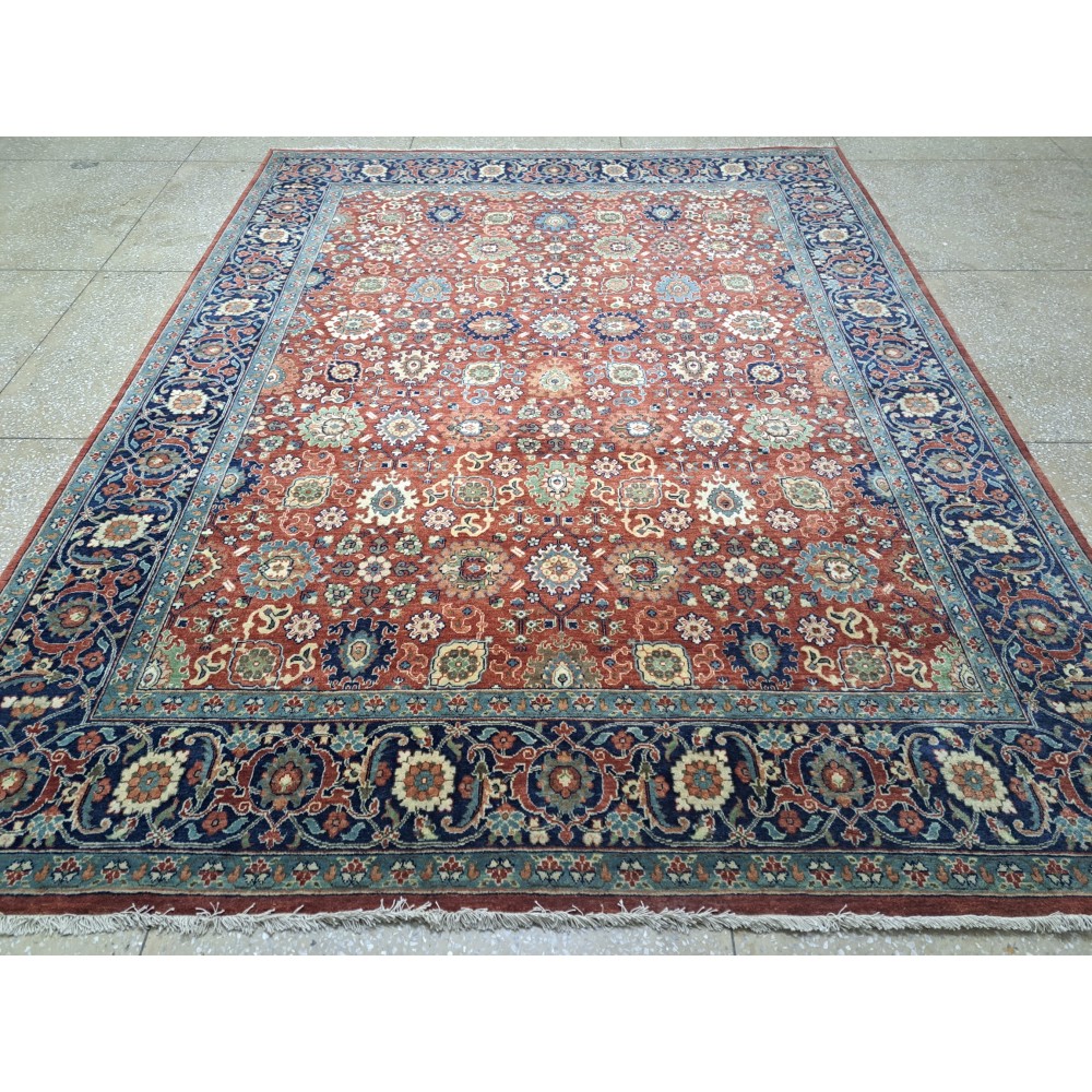 New Hand-Knotted Rug with Antique Heriz Design. Luxury Handmade Carpet New Hand-Knotted Rug with Antique Heriz Design. Luxury Handmade Carpet