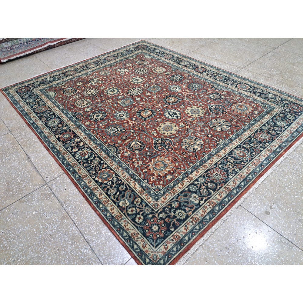 Antique Heriz Rug. 100% Wool. New Hand-knotted Carpet. 18th-Century Heriz Style. Handcrafted Oriental Decor Antique Heriz Rug. 100% Wool. New Hand-knotted Carpet. 18th-Century Heriz Style. Handcrafted Oriental Decor