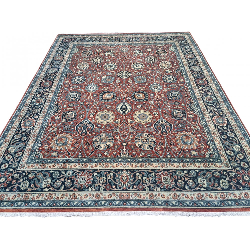 Antique Heriz Rug. 100% Wool. New Hand-knotted Carpet. 18th-Century Heriz Style. Handcrafted Oriental Decor Antique Heriz Rug. 100% Wool. New Hand-knotted Carpet. 18th-Century Heriz Style. Handcrafted Oriental Decor