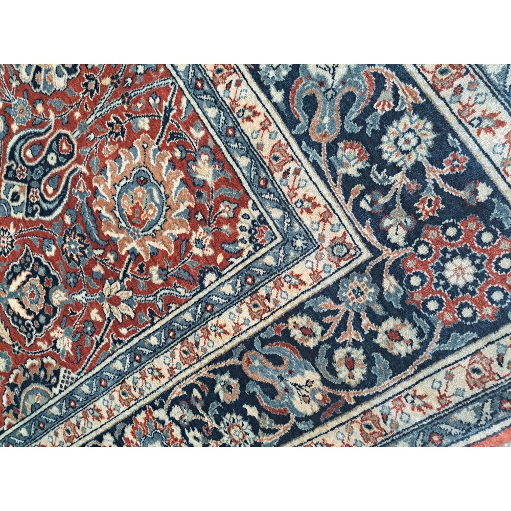 Antique Heriz Rug. 100% Wool. New Hand-knotted Carpet. 18th-Century Heriz Style. Handcrafted Oriental Decor Antique Heriz Rug. 100% Wool. New Hand-knotted Carpet. 18th-Century Heriz Style. Handcrafted Oriental Decor