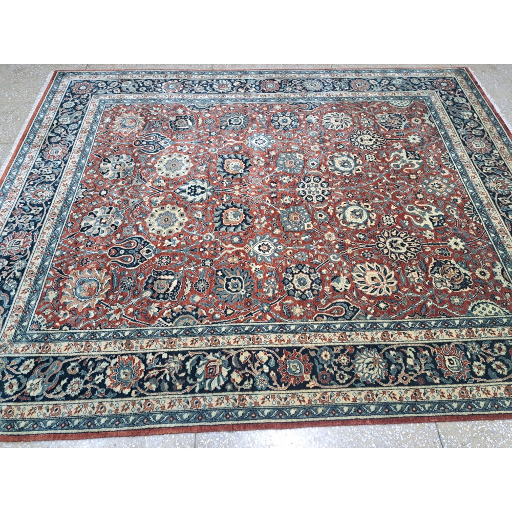 Antique Heriz Rug. 100% Wool. New Hand-knotted Carpet. 18th-Century Heriz Style. Handcrafted Oriental Decor Antique Heriz Rug. 100% Wool. New Hand-knotted Carpet. 18th-Century Heriz Style. Handcrafted Oriental Decor