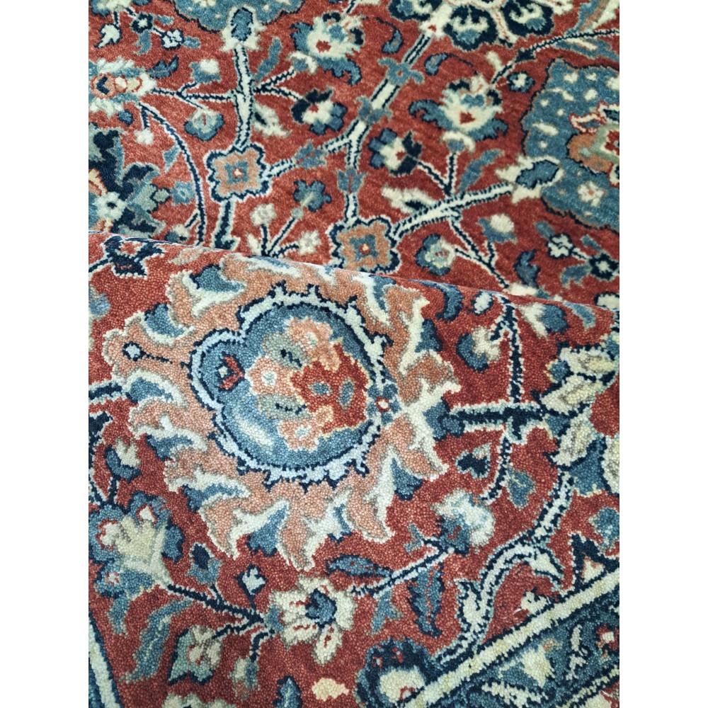 Antique Heriz Rug. 100% Wool. New Hand-knotted Carpet. 18th-Century Heriz Style. Handcrafted Oriental Decor Antique Heriz Rug. 100% Wool. New Hand-knotted Carpet. 18th-Century Heriz Style. Handcrafted Oriental Decor
