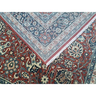 Antique Heriz Rug. 100% Wool. New Hand-knotted Carpet. 18th-Century Heriz Style. Handcrafted Oriental Decor