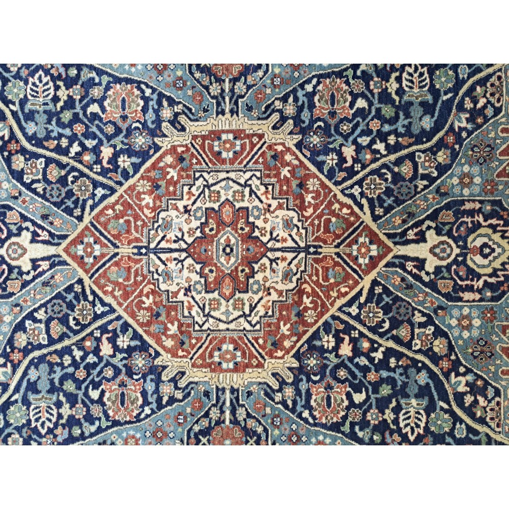 Antique Heriz Inpired Hand-knotted New Rug. 100% Wool. 18th-Century Heriz Style Carpet. Antique Heriz Inpired Hand-knotted New Rug. 100% Wool. 18th-Century Heriz Style Carpet.