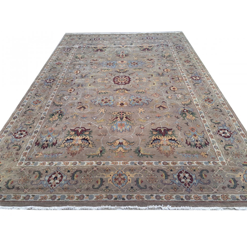 Hand-Knotted Rug. 100% Wool. Antique Heriz Inspired Design. Classic 18th-Century Heriz Design Carpet Hand-Knotted Rug. 100% Wool. Antique Heriz Inspired Design. Classic 18th-Century Heriz Design Carpet