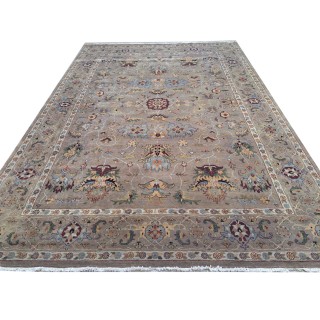 Hand-Knotted Rug. 100% Wool. Antique Heriz Inspired Design. Classic 18th-Century Heriz Design Carpet