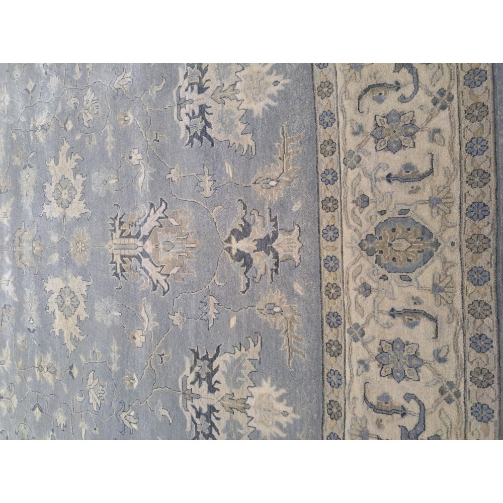 Antique Heriz Inpired Hand-knotted Rug Made of Wool. Brand New Handmade Carpet. Antique Heriz Inpired Hand-knotted Rug Made of Wool. Brand New Handmade Carpet.