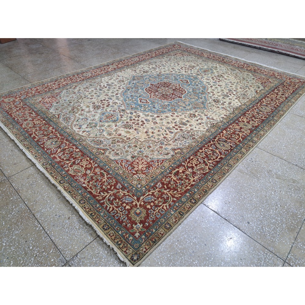 Antique Heriz Inspired Handcrafted Rug. Antique Heriz Look. 100% Wool. Brand New Handmade Carpet Antique Heriz Inspired Handcrafted Rug. Antique Heriz Look. 100% Wool. Brand New Handmade Carpet