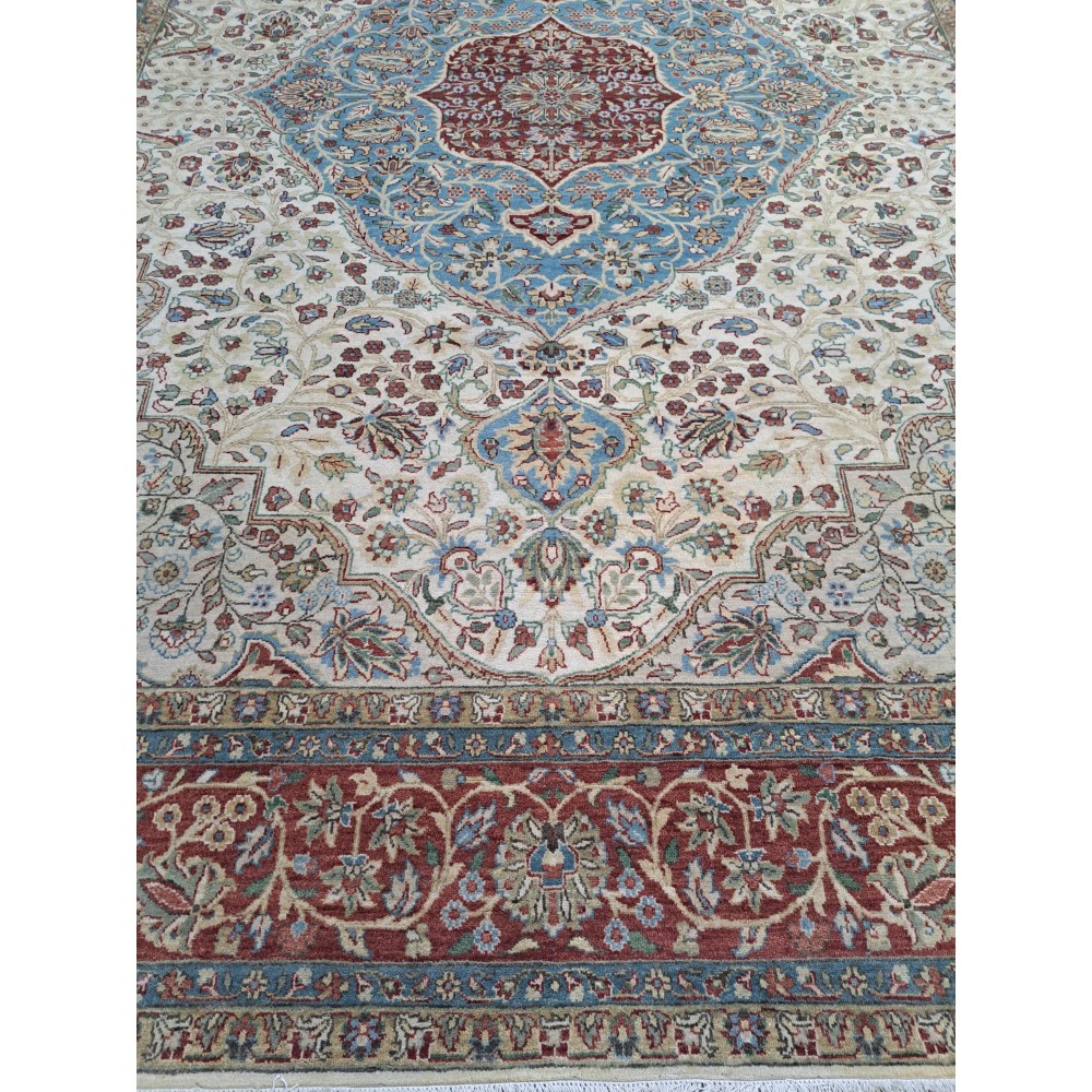 Antique Heriz Inspired Handcrafted Rug. Antique Heriz Look. 100% Wool. Brand New Handmade Carpet Antique Heriz Inspired Handcrafted Rug. Antique Heriz Look. 100% Wool. Brand New Handmade Carpet