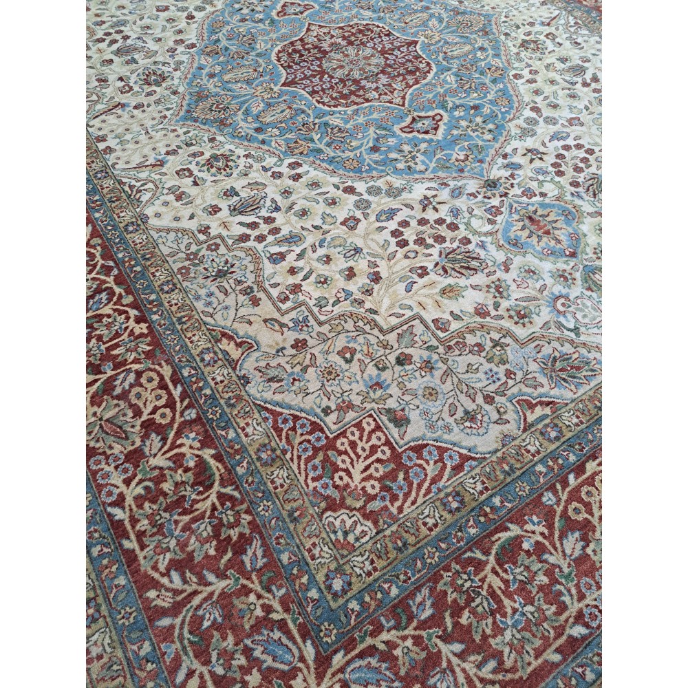 Antique Heriz Inspired Handcrafted Rug. Antique Heriz Look. 100% Wool. Brand New Handmade Carpet Antique Heriz Inspired Handcrafted Rug. Antique Heriz Look. 100% Wool. Brand New Handmade Carpet