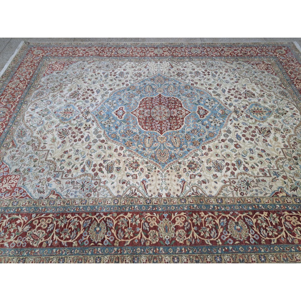 Antique Heriz Inspired Handcrafted Rug. Antique Heriz Look. 100% Wool. Brand New Handmade Carpet Antique Heriz Inspired Handcrafted Rug. Antique Heriz Look. 100% Wool. Brand New Handmade Carpet