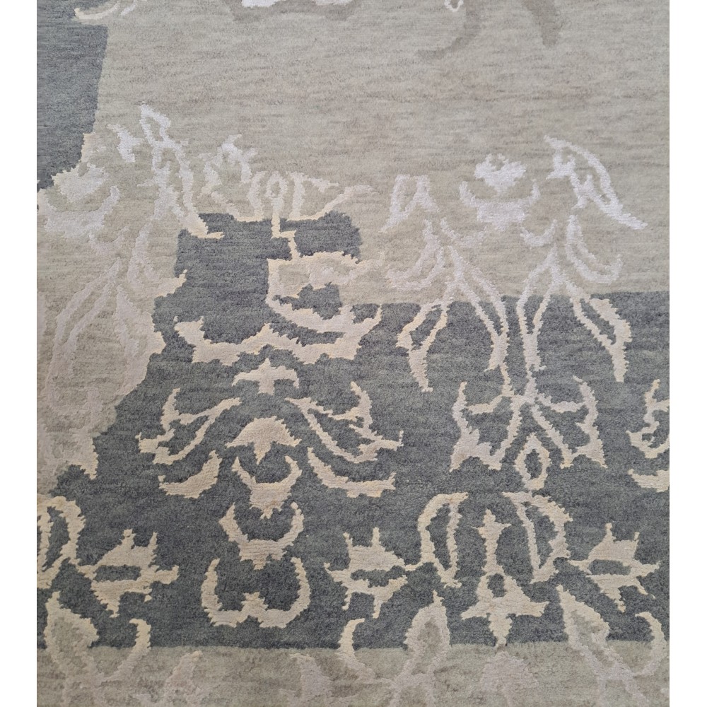 Hand-Knotted Nepalese Rug. 100% Wool. Brand New Carpet. Custom Options Available Hand-Knotted Nepalese Rug. 100% Wool. Brand New Carpet. Custom Options Available
