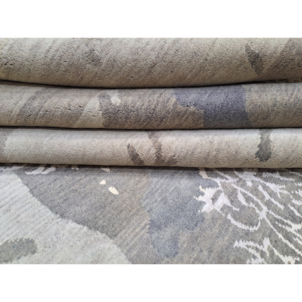 Hand-Knotted Nepalese Rug. 100% Wool. Brand New Carpet. Custom Options Available Hand-Knotted Nepalese Rug. 100% Wool. Brand New Carpet. Custom Options Available