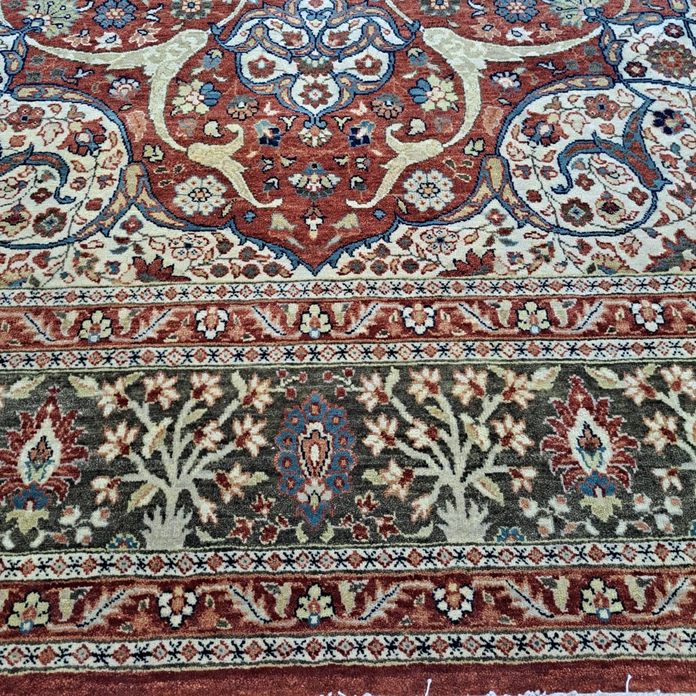 18th-century Heriz Design Area Rug. All Wool. Handmade Antique Style Carpet. Living Room Decor 18th-century Heriz Design Area Rug. All Wool. Handmade Antique Style Carpet. Living Room Decor