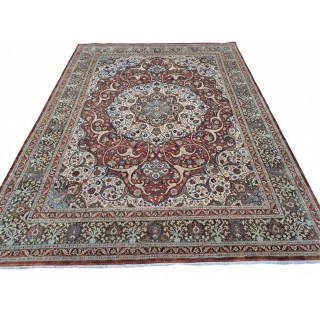 18th-century Heriz Design Area Rug. All Wool. Handmade Antique Style Carpet. Living Room Decor